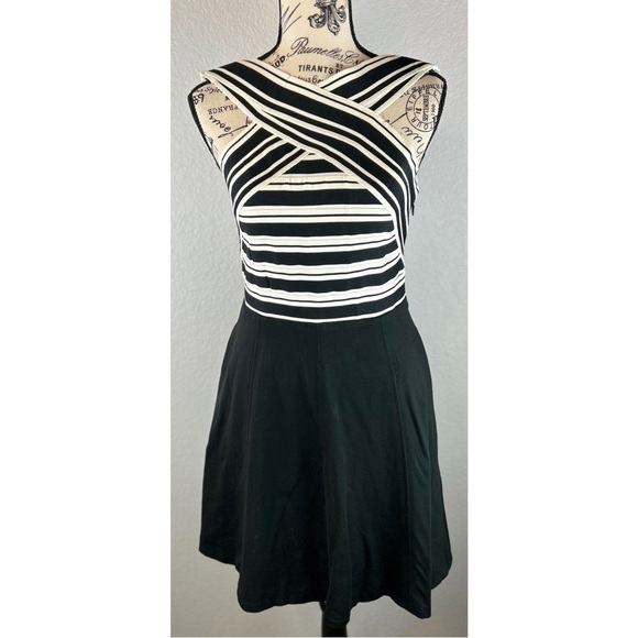 Anthropologie Maeve Black White Crosswise Flare Skater Dress, size 4 - Picture 3 of 15